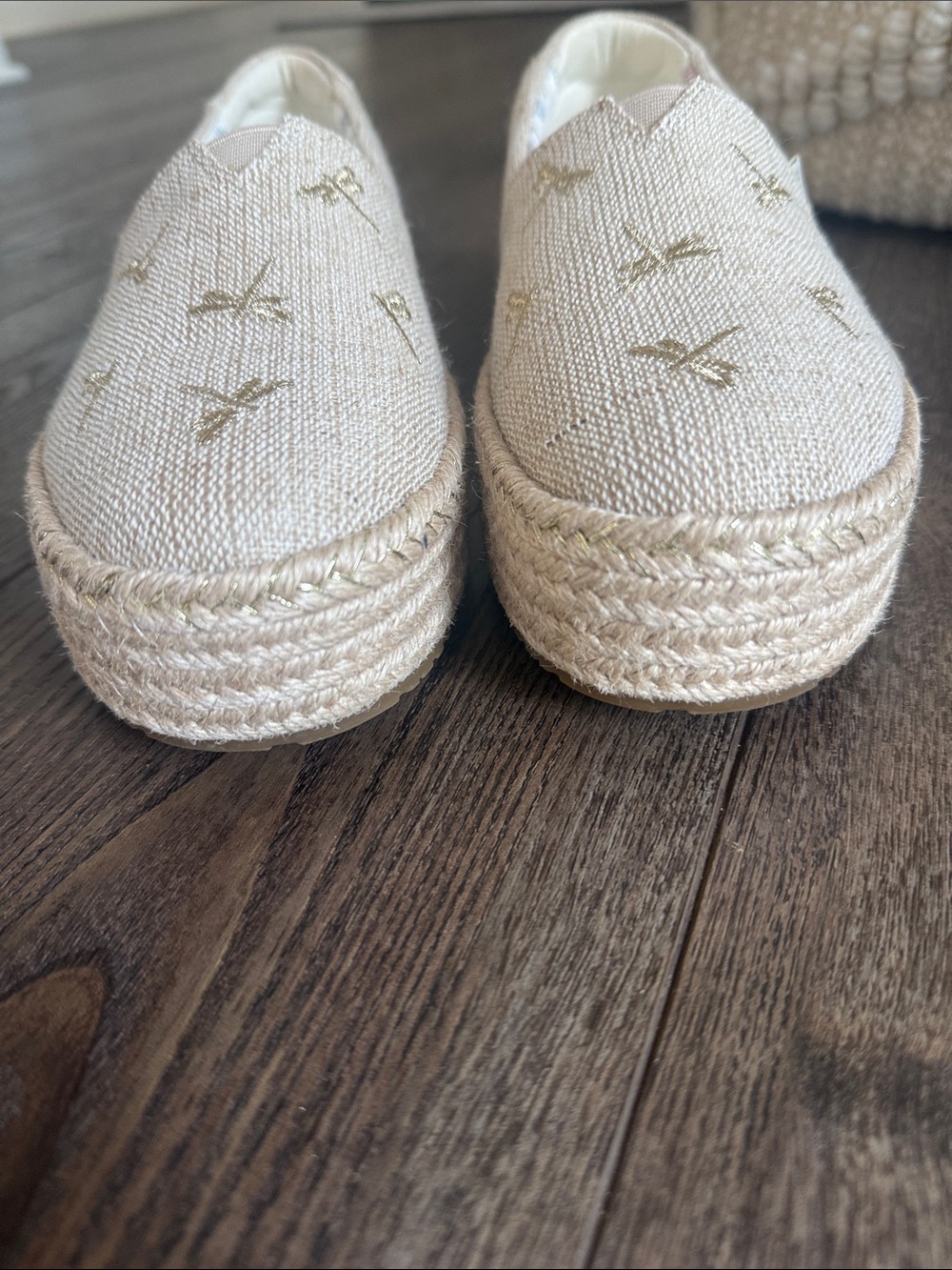 TOMS Beige/Cream Embroidered Gold Dragonflies Espadrille Platform Slip-On 8 - Picture 4 of 11